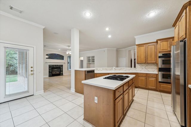 10 Surrey Run Place, The Woodlands, TX 77384
