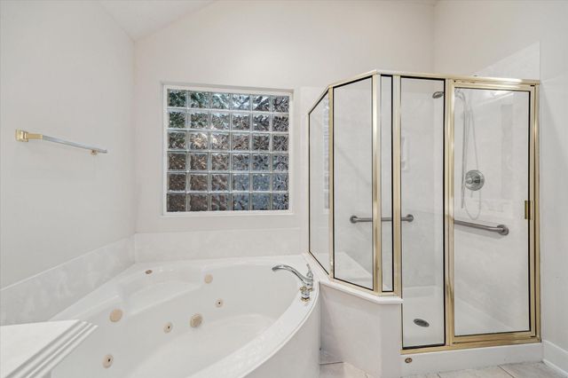 10 Surrey Run Place, The Woodlands, TX 77384