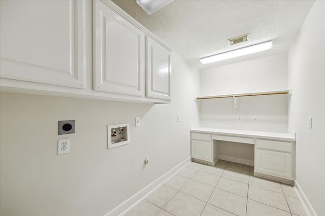 10 Surrey Run Place, The Woodlands, TX 77384