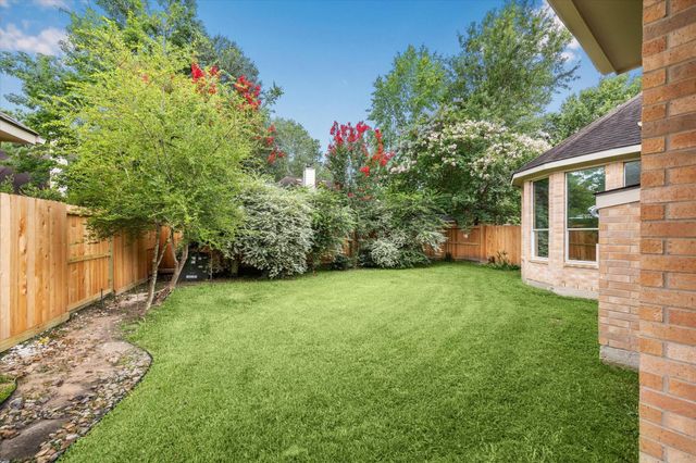 10 Surrey Run Place, The Woodlands, TX 77384