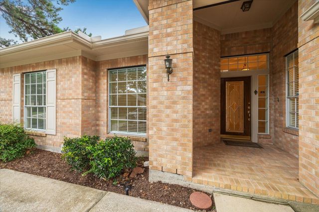 10 Surrey Run Place, The Woodlands, TX 77384