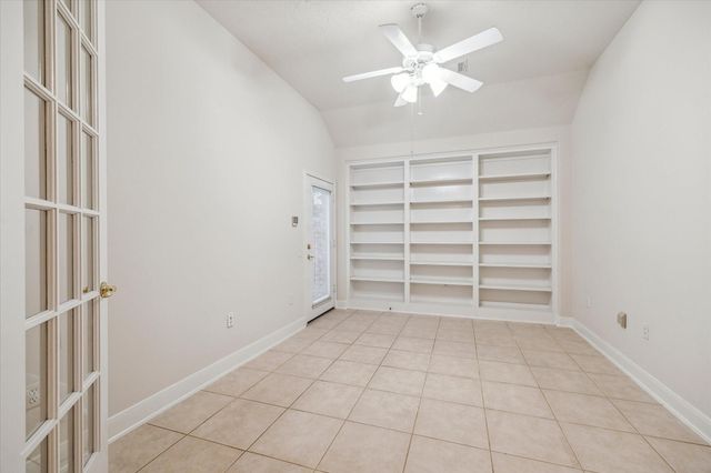 10 Surrey Run Place, The Woodlands, TX 77384