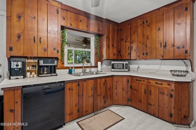 270 W Connecticut Avenue, Southern Pines, NC 28387