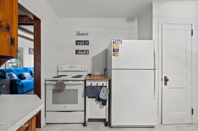 270 W Connecticut Avenue, Southern Pines, NC 28387