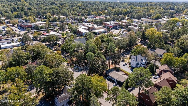270 W Connecticut Avenue, Southern Pines, NC 28387