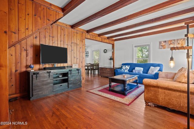 270 W Connecticut Avenue, Southern Pines, NC 28387