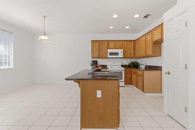 8219 Shay Cir, Stockton, CA 95212