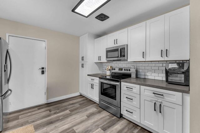 77300 Indiana Avenue, Palm Desert, CA 92211