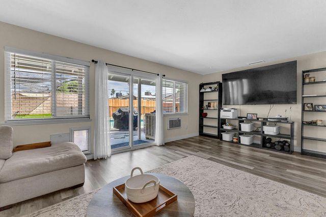 77300 Indiana Avenue, Palm Desert, CA 92211