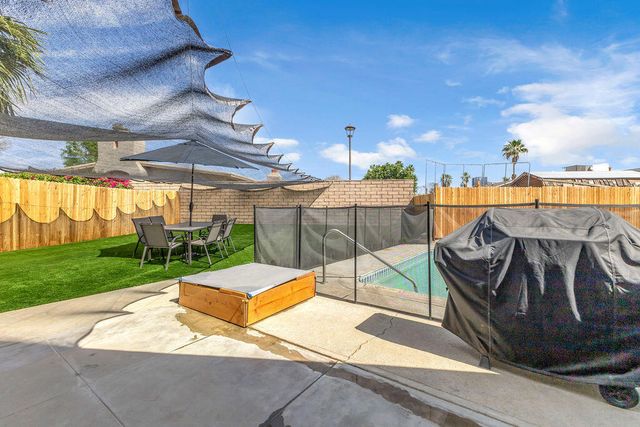 77300 Indiana Avenue, Palm Desert, CA 92211