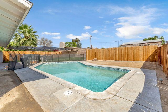 77300 Indiana Avenue, Palm Desert, CA 92211