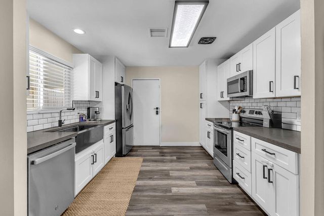 77300 Indiana Avenue, Palm Desert, CA 92211