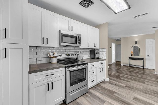 77300 Indiana Avenue, Palm Desert, CA 92211