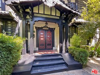 1220 N La Cienega Boulevard F-2, West Hollywood, CA 90069