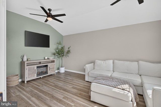 6127 MOORE AVE, Mount Jackson, VA 22842
