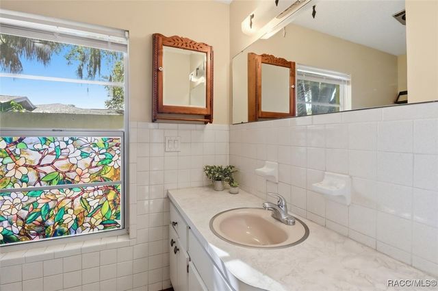 870 N Country Club Drive, Crystal River, FL 34429