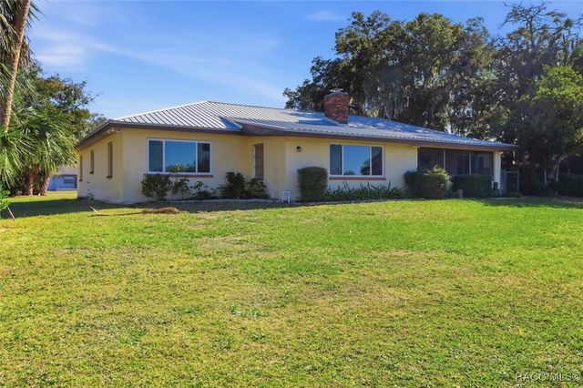 870 N Country Club Drive, Crystal River, FL 34429