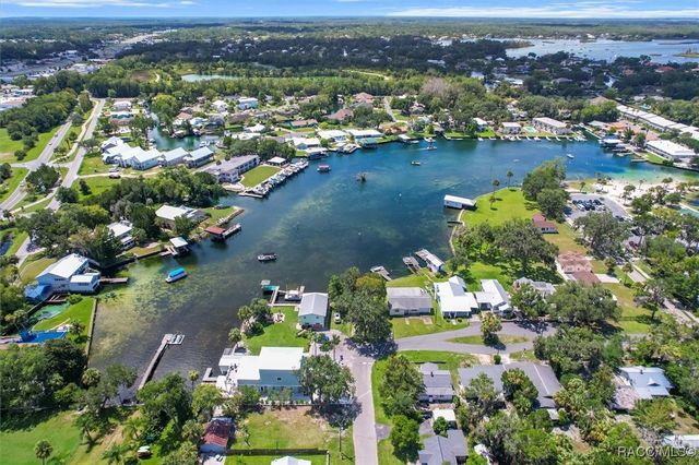 870 N Country Club Drive, Crystal River, FL 34429