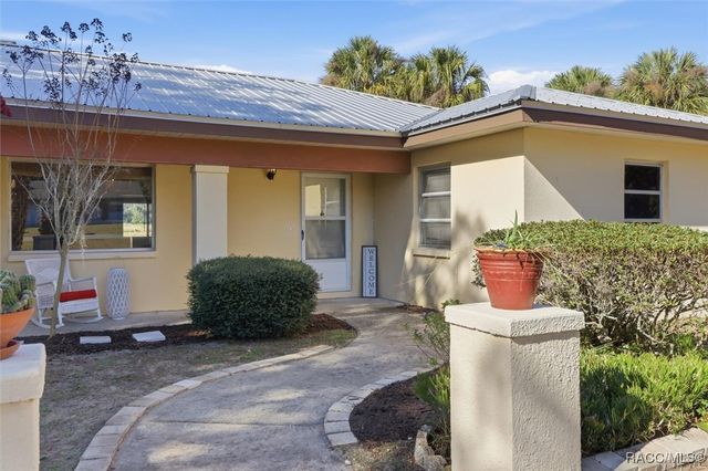 870 N Country Club Drive, Crystal River, FL 34429