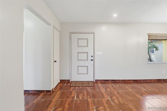 870 N Country Club Drive, Crystal River, FL 34429