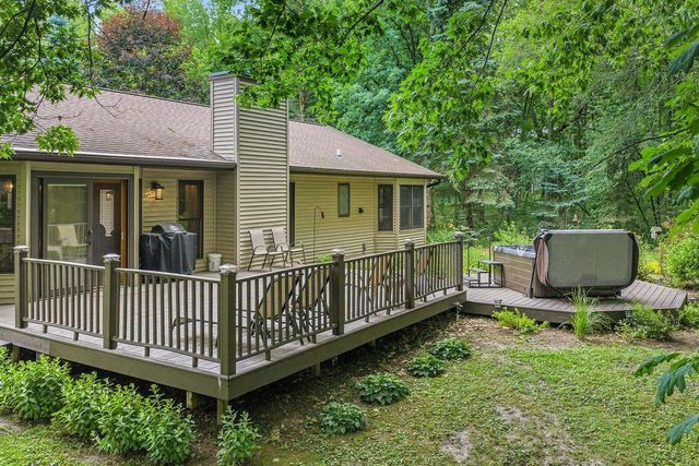 W13939 Oak Haven Drive, Ripon, WI 54971