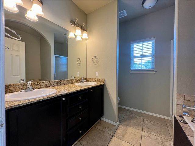 1276 S Blue Willow Avenue, Fayetteville, AR 72701