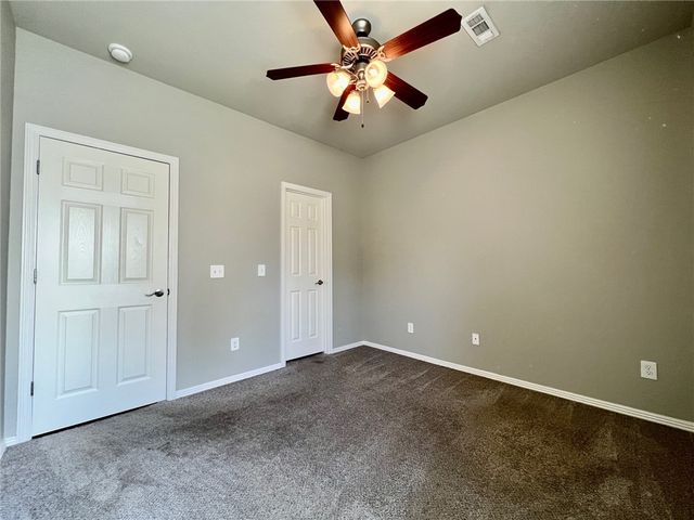1276 S Blue Willow Avenue, Fayetteville, AR 72701
