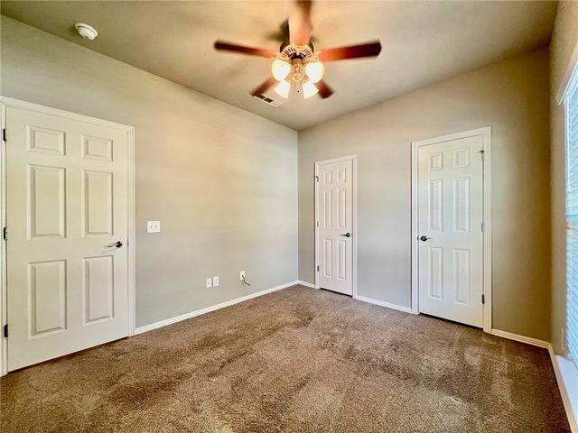 1276 S Blue Willow Avenue, Fayetteville, AR 72701