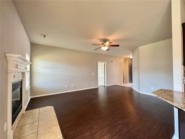 1276 S Blue Willow Avenue, Fayetteville, AR 72701