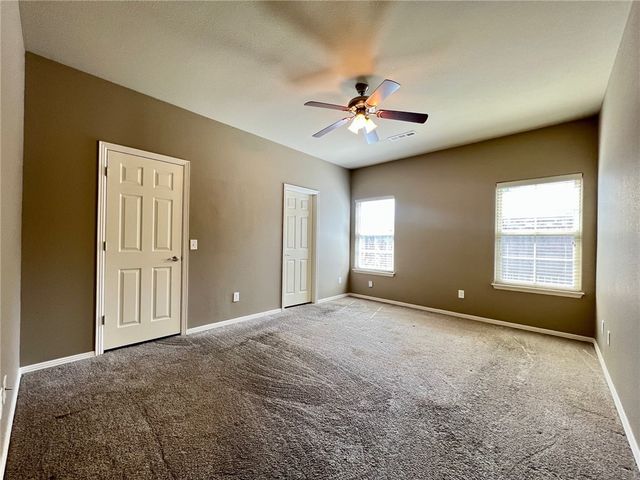1276 S Blue Willow Avenue, Fayetteville, AR 72701