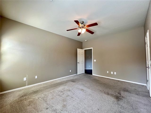 1276 S Blue Willow Avenue, Fayetteville, AR 72701