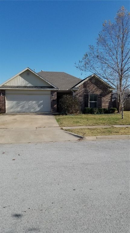 1276 S Blue Willow Avenue, Fayetteville, AR 72701