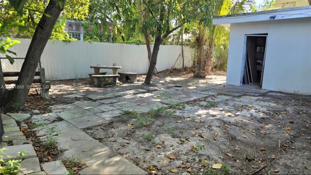241 NW 32nd St, Miami, FL 33127