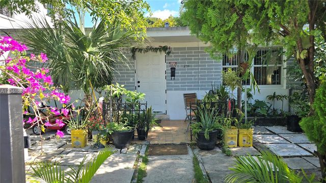 241 NW 32nd St, Miami, FL 33127