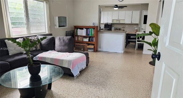 241 NW 32nd St, Miami, FL 33127