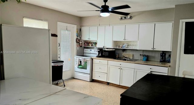 241 NW 32nd St, Miami, FL 33127