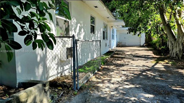 241 NW 32nd St, Miami, FL 33127