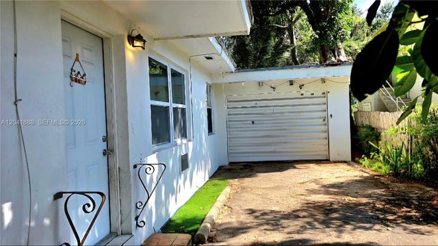 241 NW 32nd St, Miami, FL 33127