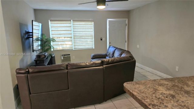 241 NW 32nd St, Miami, FL 33127