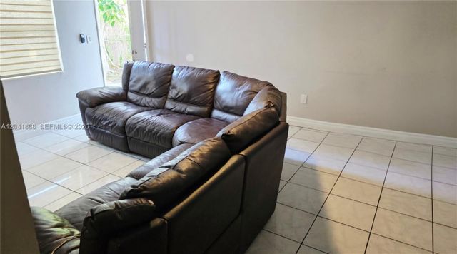 241 NW 32nd St, Miami, FL 33127