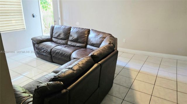 241 NW 32nd St, Miami, FL 33127