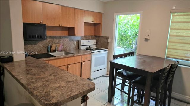 241 NW 32nd St, Miami, FL 33127