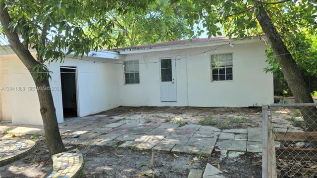 241 NW 32nd St, Miami, FL 33127