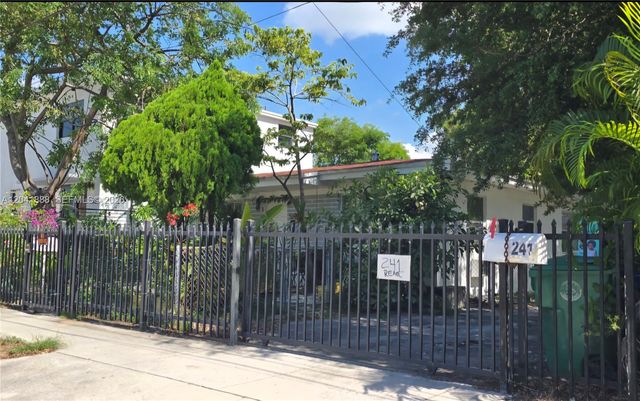 241 NW 32nd St, Miami, FL 33127