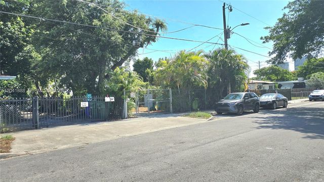 241 NW 32nd St, Miami, FL 33127
