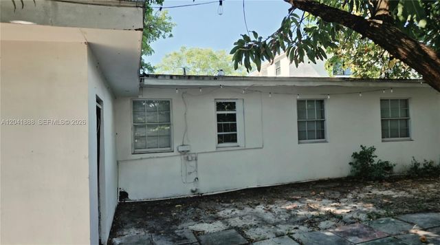 241 NW 32nd St, Miami, FL 33127