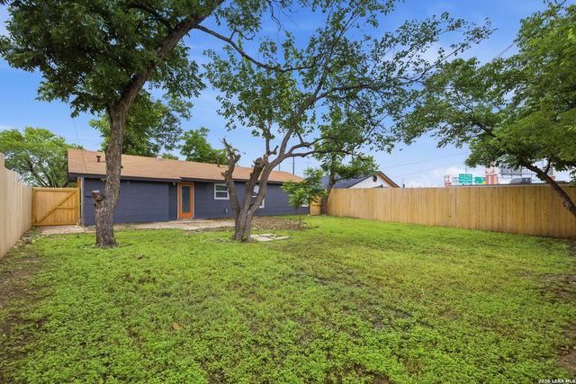 634 Pinewood, San Antonio, TX 78216
