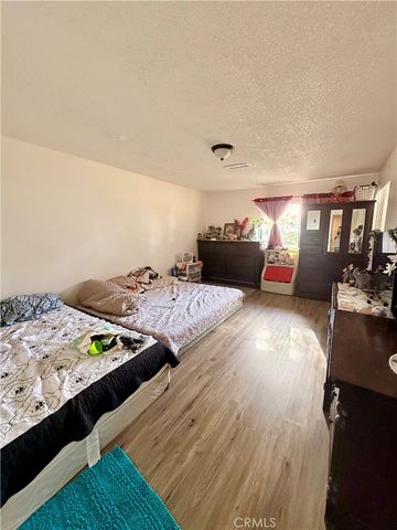 43127 40th E, Lancaster, CA 93535