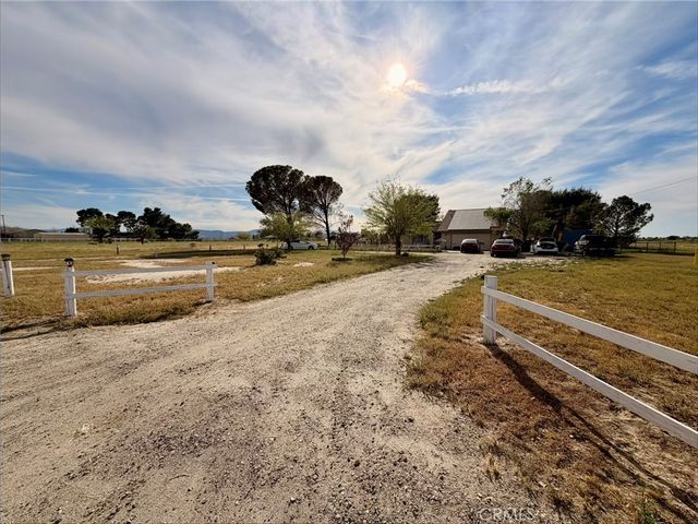 43127 40th E, Lancaster, CA 93535