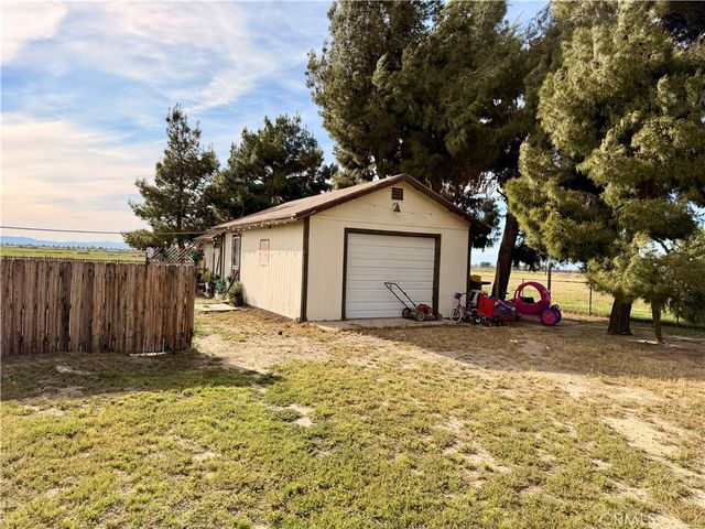 43127 40th E, Lancaster, CA 93535